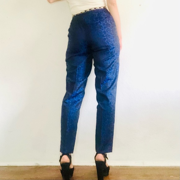 🔥SOLD🔥90s VTG ANN TAYLOR Blue Paisley Silk Tapered Pants - Picture 6 of 11
